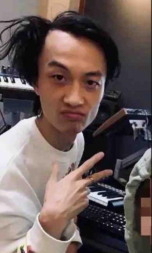 李权哲前女友爆料视频播放,真相究竟如何? 第2张 李权哲前女友爆料视频播放,真相究竟如何? 第2张